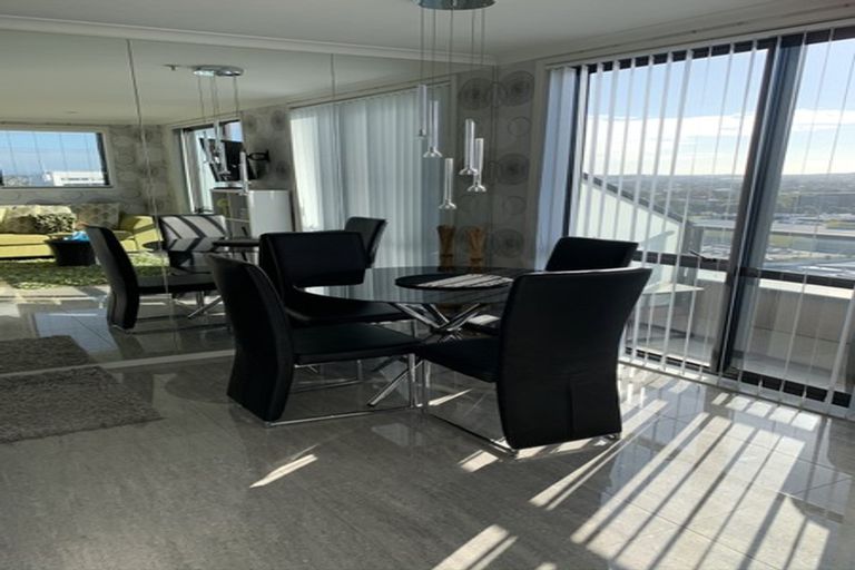 Photo of property in The Rennaissance, 16i/18 Ronwood Avenue, Manukau, Auckland, 2104