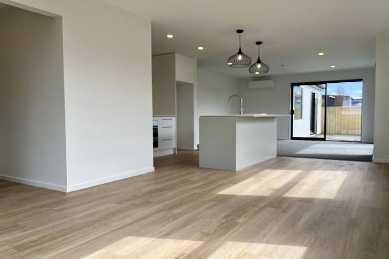 Photo of property in 37 Rita Angus Road, Belfast, 8051