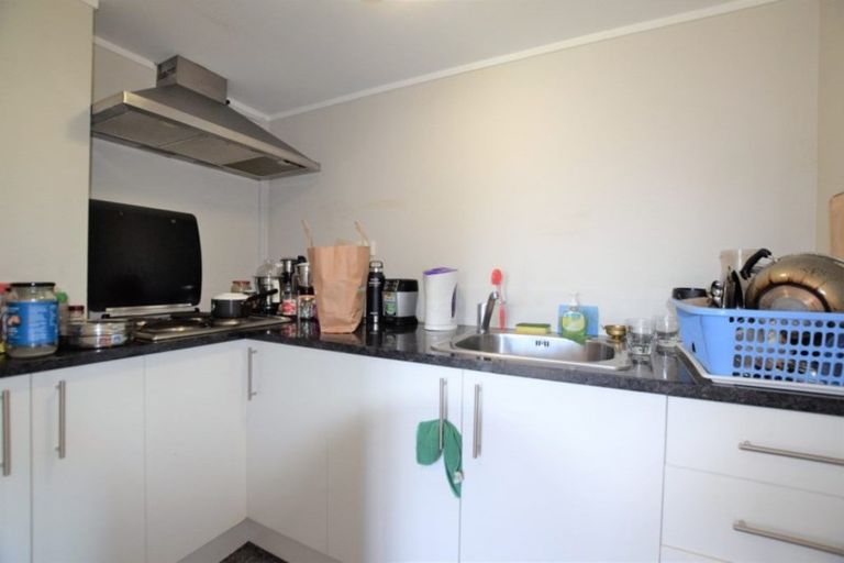 Photo of property in 39a Sunnyside Road, Sunnyvale, Auckland, 0612
