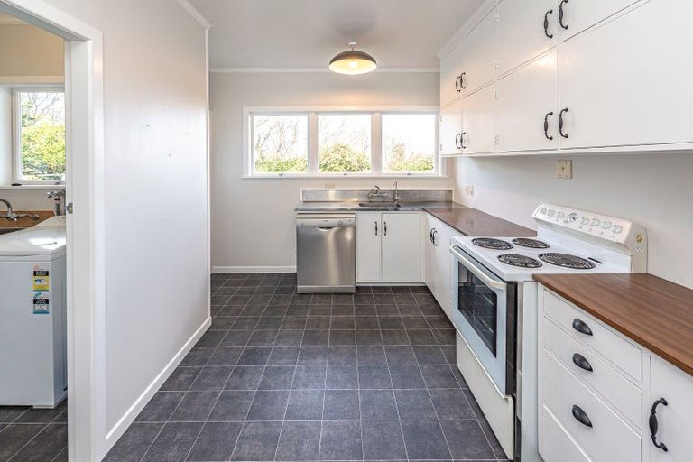 Photo of property in 2 Kawau Place, Otamatea, Whanganui, 4500