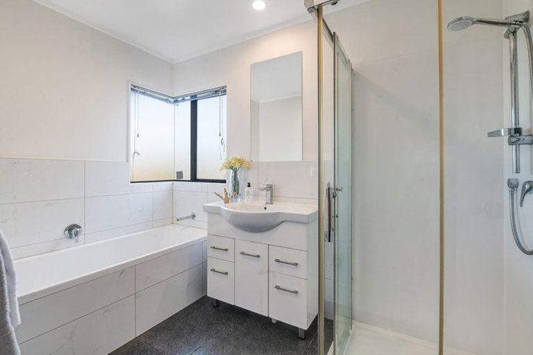 Photo of property in 2/8 Antrim Grove, Bayview, Auckland, 0629