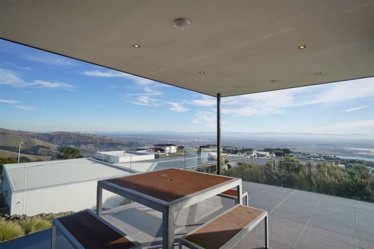 Photo of property in 1 Clearview Lane, Mount Pleasant, Christchurch, 8081