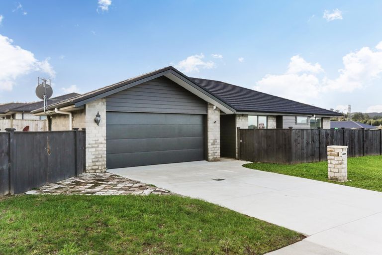Photo of property in 15 Glenkirk Crescent, Pokeno, 2402