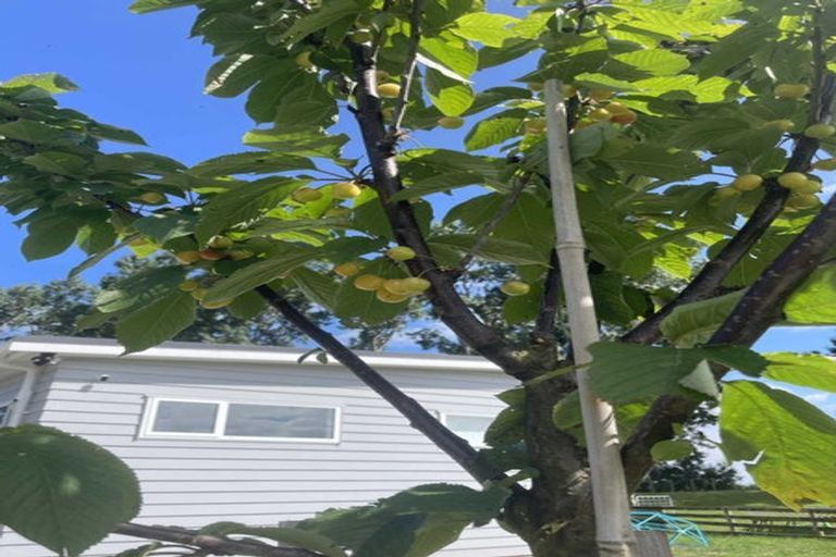 Photo of property in 78 Tamatarau Road, Tokomaru, Palmerston North, 4474