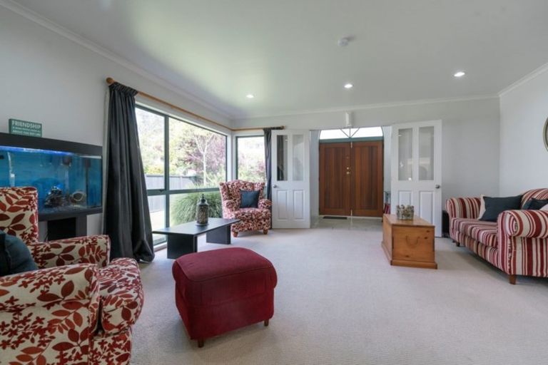 Photo of property in 30 Greenfield Drive, Western Heights, Hamilton, 3200