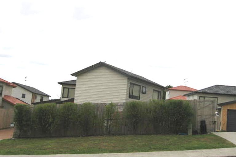 Photo of property in 35 Tiri Tiri Road, Birkdale, Auckland, 0626