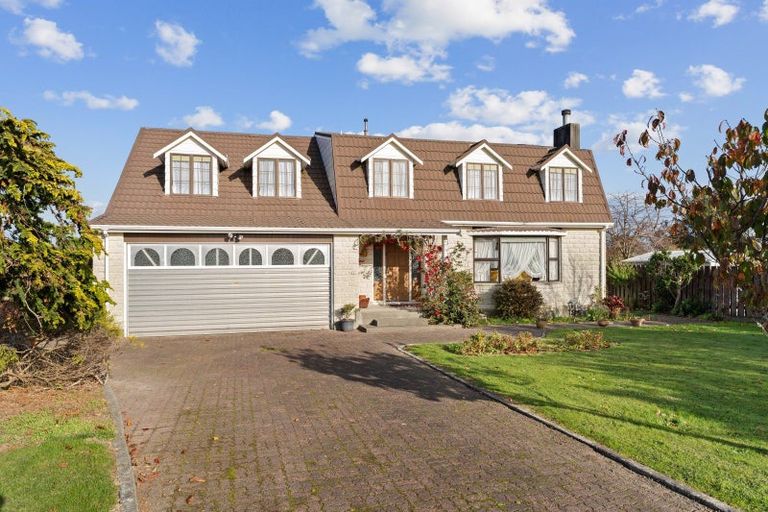 Photo of property in 43 Oriwa Crescent, Otaki, 5512