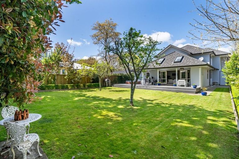 Photo of property in 355 Fergusson Drive, Heretaunga, Upper Hutt, 5018