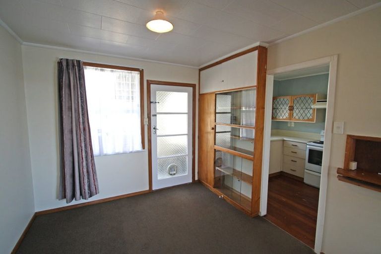 Photo of property in 12 South Road, Moturoa, New Plymouth, 4310