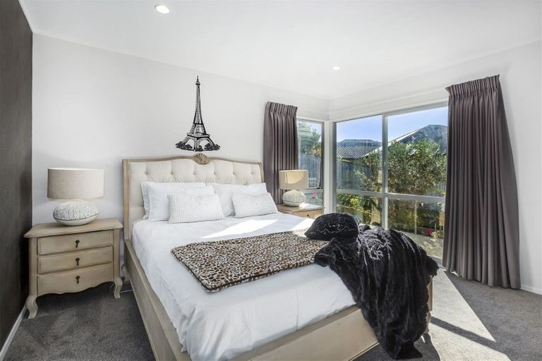 Photo of property in 3 Tararua Close, Aotea, Porirua, 5024