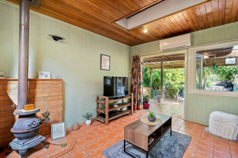 Photo of property in 132 Oakura Road, Oakura, Hikurangi, 0184
