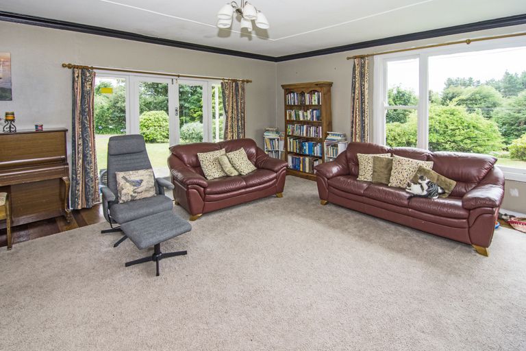 Photo of property in 72 Stanly Street, Eketahuna, 4900