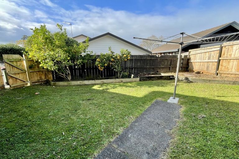 Photo of property in 3/8 Solana Court, Botany Downs, Auckland, 2010