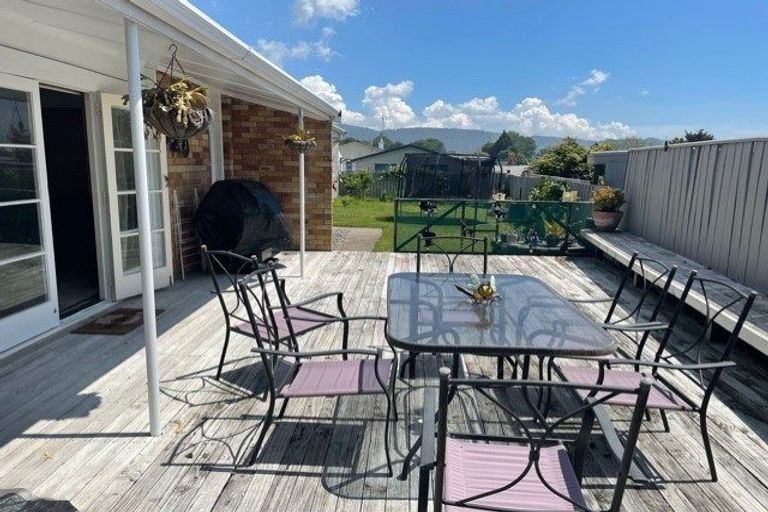 Photo of property in 1 Oroua Street, Te Puke, 3119