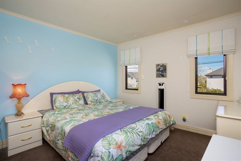 Photo of property in 39 Garreg Road, Fendalton, Christchurch, 8052