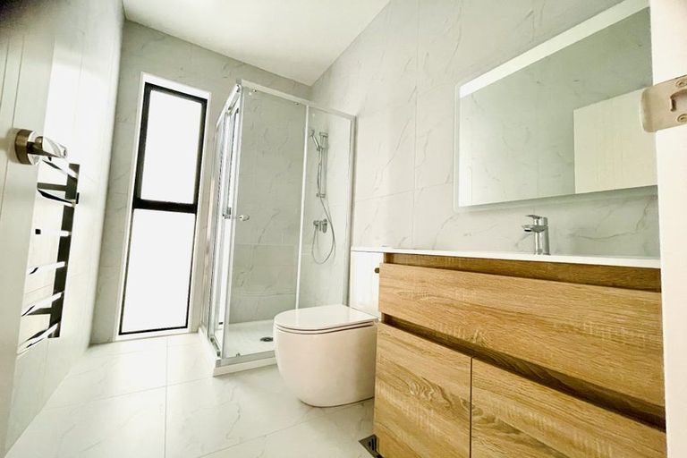 Photo of property in 18 Rorotu Avenue, Karaka, Papakura, 2113