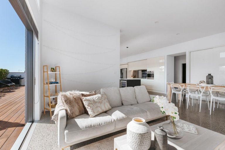 Photo of property in 2 Makura Drive, Papamoa Beach, Papamoa, 3118