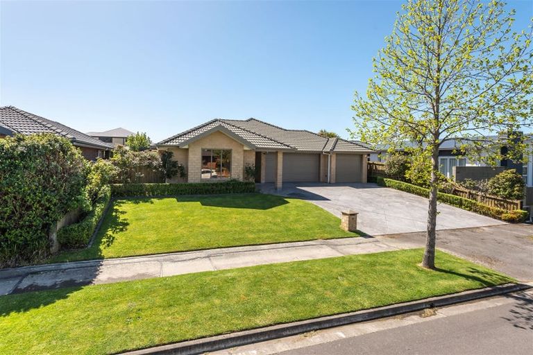 Photo of property in 18 Eaglesome Avenue, Aidanfield, Christchurch, 8025