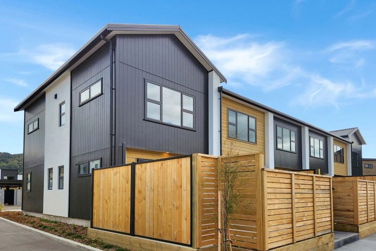 Photo of property in 14 Te Ara O Ralph Olsen, Wainuiomata, Lower Hutt, 5014