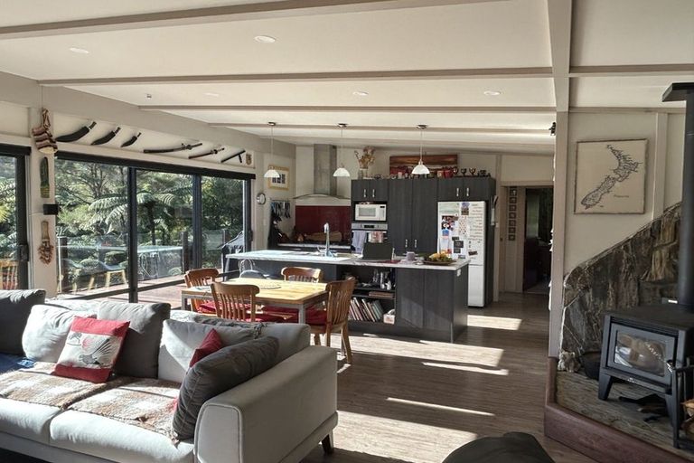 Photo of property in 1742 Queen Charlotte Drive, Linkwater, Picton, 7281