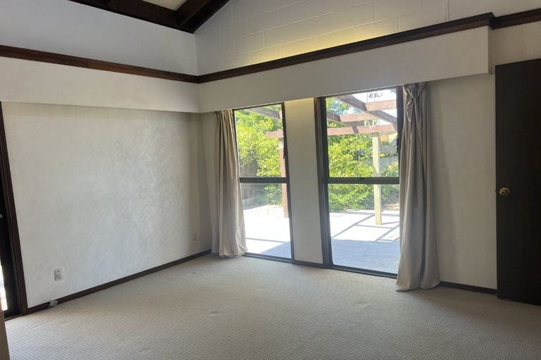 Photo of property in 96 Becroft Drive, Forrest Hill, Auckland, 0620