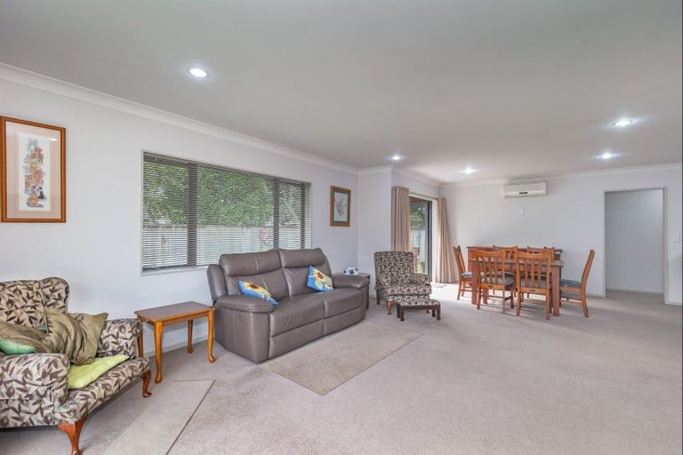 Photo of property in 112a Weraroa Road, Levin, 5510