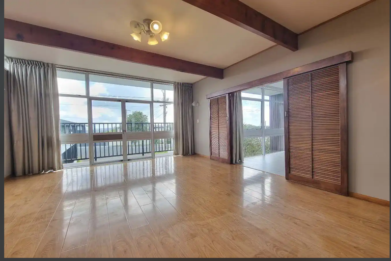 Photo of property in 151 Bleakhouse Road, Mellons Bay, Auckland, 2014