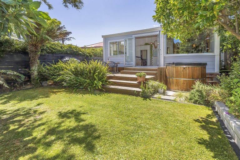 Photo of property in 40 Stanley Street, Berhampore, Wellington, 6023
