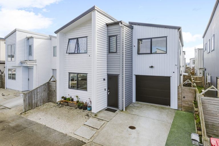 Photo of property in 104 Bellbird Street, Papakura, 2110