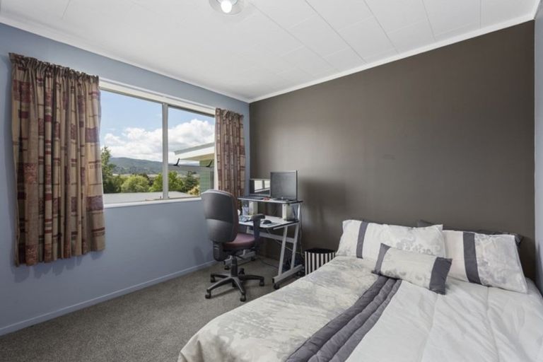 Photo of property in 62 Aniseed Grove, Timberlea, Upper Hutt, 5018