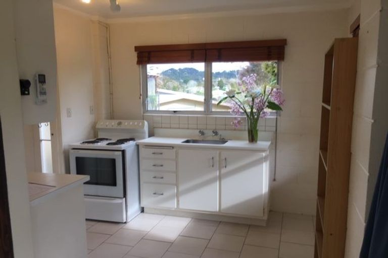 Photo of property in 101 Captain Scott Road, Glen Eden, Auckland, 0602