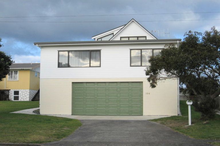 Photo of property in 104 Marie Crescent, Whangamata, 3620