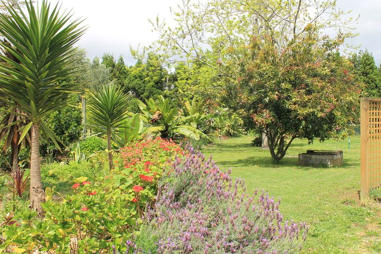 Photo of property in 23 Blue Gum Lane, Kerikeri, 0293