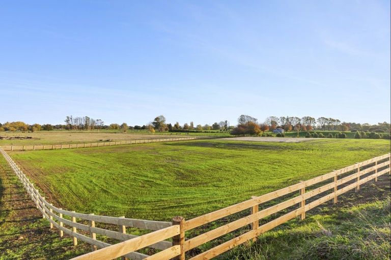 Photo of property in 49 Fencourt Road, Cambridge, 3496