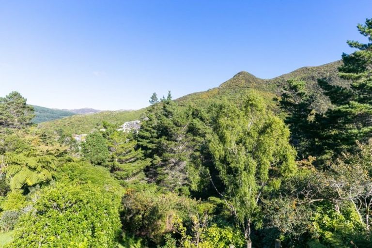 Photo of property in 99 Thurleigh Grove, Karori, Wellington, 6012