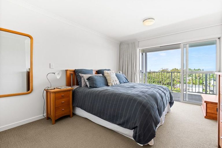 Photo of property in 60 Landmark Terrace, Orewa, 0931