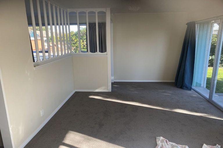 Photo of property in 43 Oakley Crescent, Hornby, Christchurch, 8042