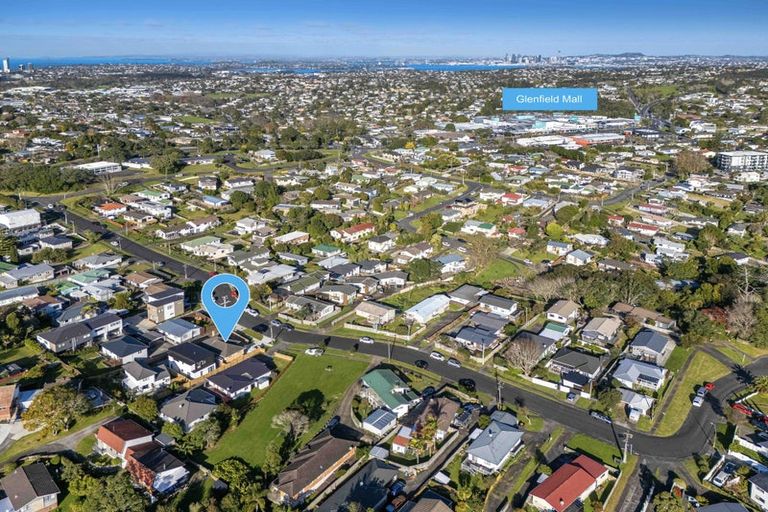 Photo of property in 25 Neal Avenue, Glenfield, Auckland, 0629
