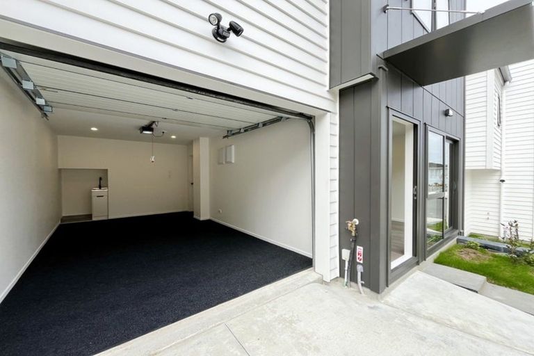 Photo of property in 12b Massine Place, Randwick Park, Auckland, 2105