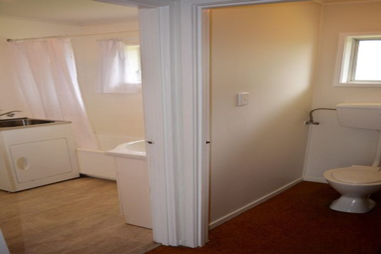 Photo of property in 4/318 Te Atatu Road, Te Atatu South, Auckland, 0610