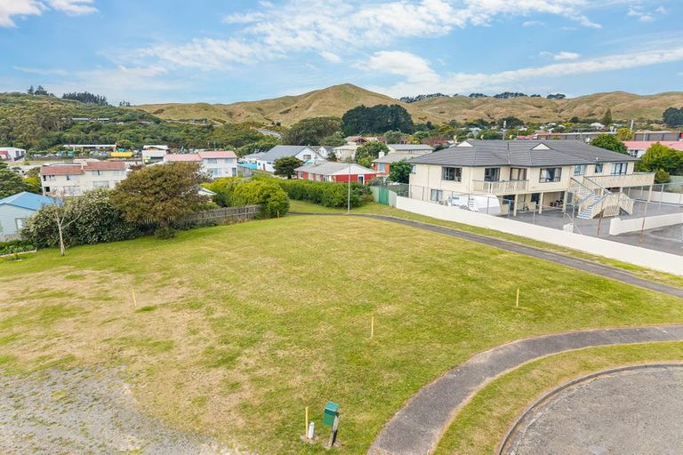 Photo of property in 5 Louisa Grove, Waitangirua, Porirua, 5024