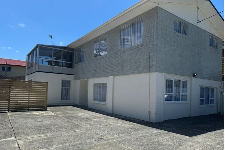 Photo of property in 104 Parrs Cross Road, Sunnyvale, Auckland, 0612
