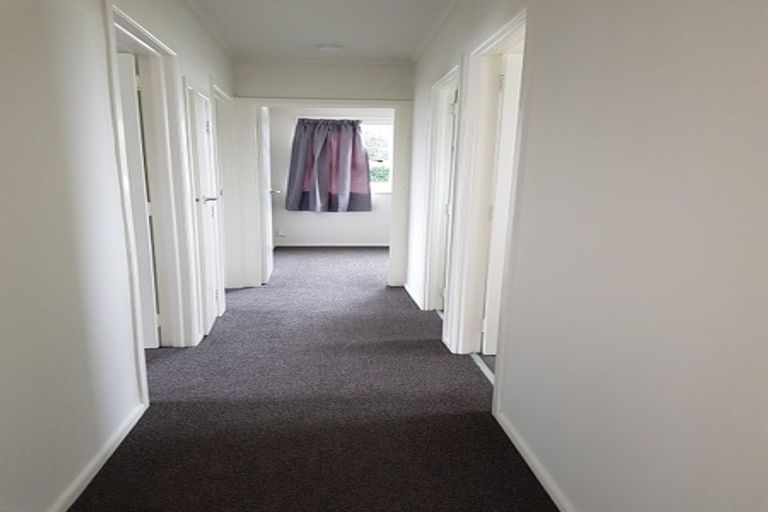 Photo of property in 18 Normandy Place, Henderson, Auckland, 0610