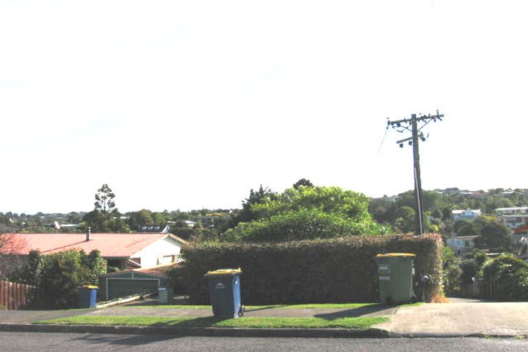 Photo of property in 2/19 Salem Place, Torbay, Auckland, 0630
