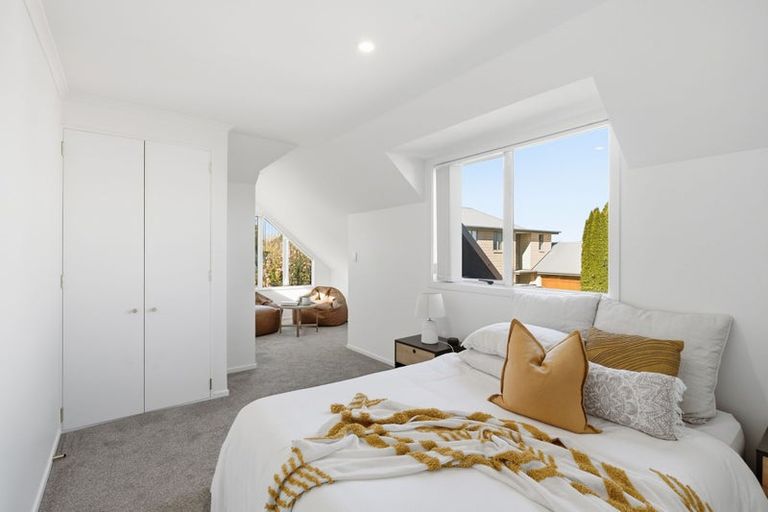 Photo of property in 139 Memorial Avenue, Burnside, Christchurch, 8053