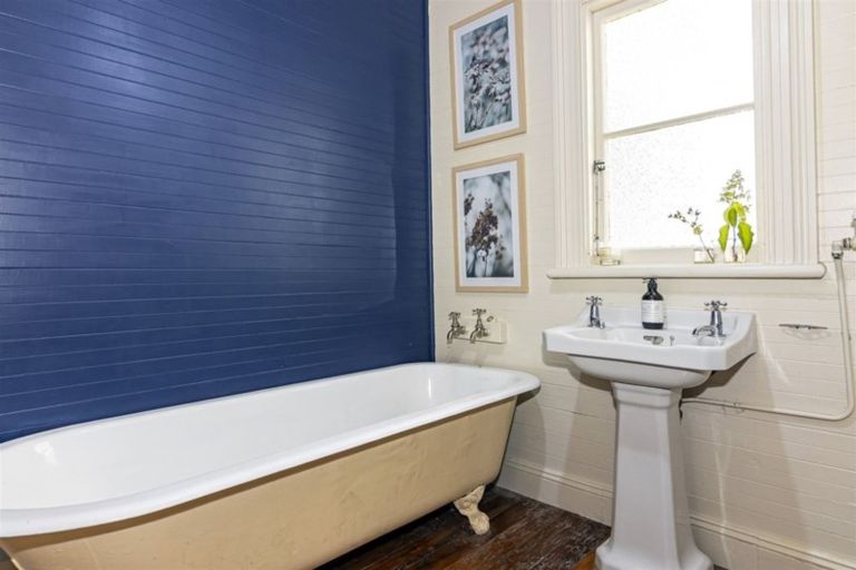 Photo of property in 22 Mckenzie Street, Geraldine, 7930