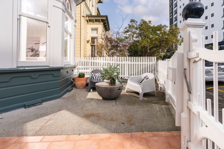 Photo of property in 18 Portland Crescent, Thorndon, Wellington, 6011