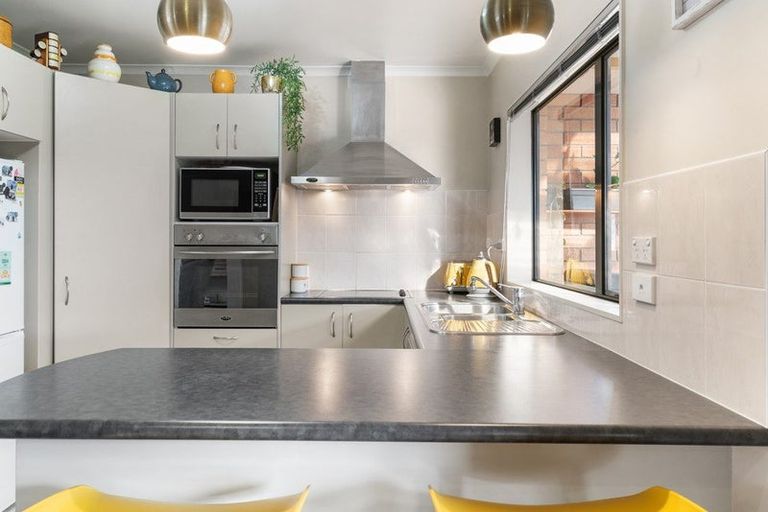 Photo of property in 8 Maadi Place, Papakura, 2110