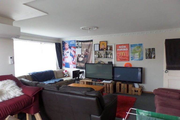 Photo of property in 13 Broadbent Street, Riccarton, Christchurch, 8041