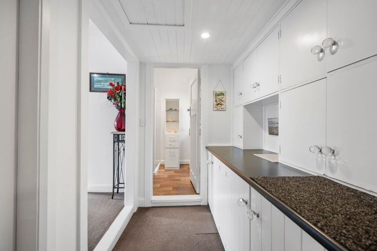Photo of property in 6 Avondale Road, Taradale, Napier, 4112
